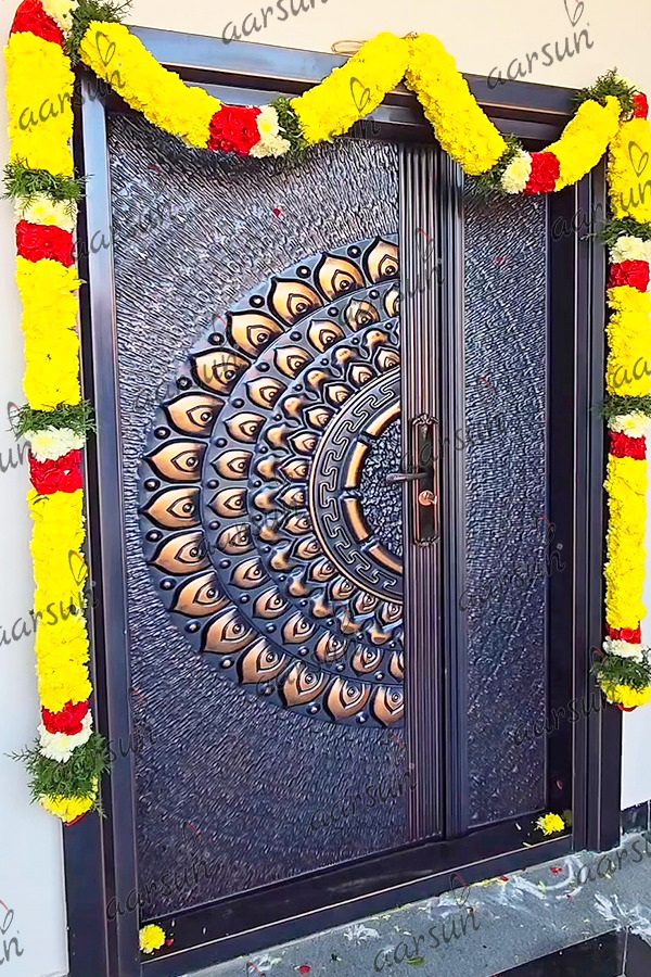नक्काशीदार डोर डिज़ाइन लकड़ी